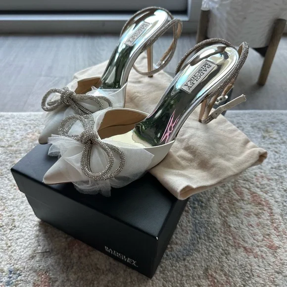 Badgley Mischka Sacred Pump 8.5 - Picture 3 of 6